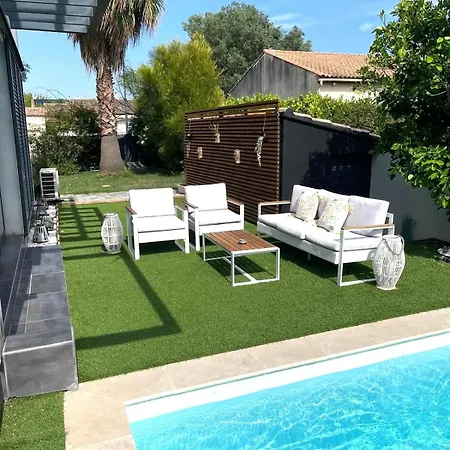 With Pool For 8 People, Near Beaches & Montpellier *