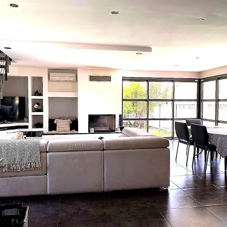 With Pool For 8 People, Near Beaches & Montpellier Lattes