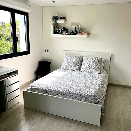With Pool For 8 People, Near Beaches & Montpellier Lattes