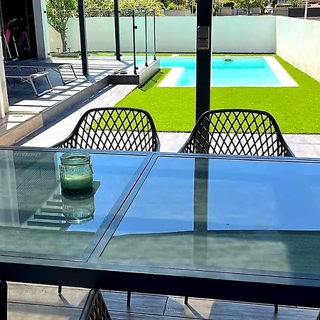 With Pool For 8 People, Near Beaches & Montpellier Vila *